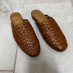 $208 FRANKIE4 Wallace Tan Weave Leather Mule Slides size 8.5 Woven Slip On